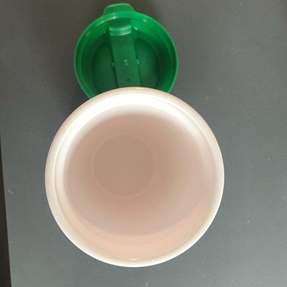 2022 Disney Universal Studios Christmas Happy Holidays Santa CocaCola Cup - Picture 10 of 10